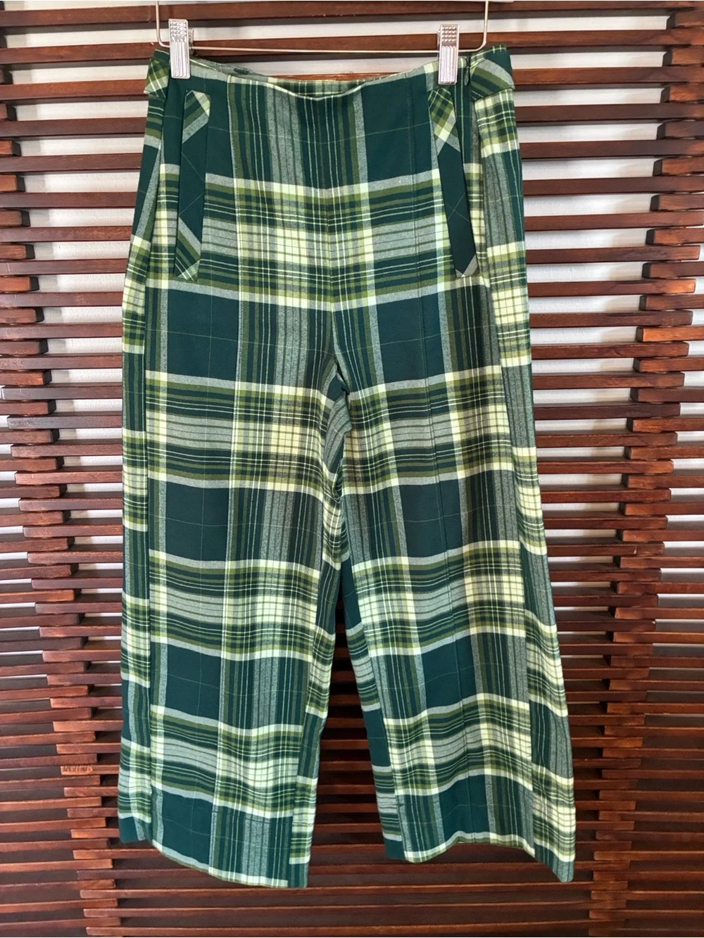 🎉NEW LISTING!🎉Free People Green Plaid Wide-Leg Cropped Pants